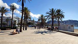 80 - Rosas - Paseo Maritime et Plage Nova